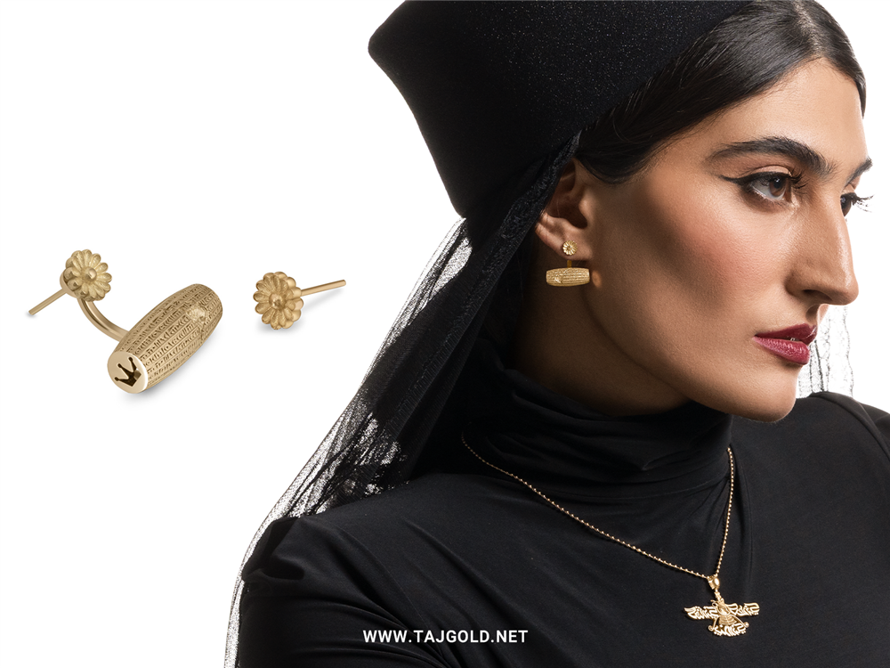 گوشواره و گردنبند با تم یکسان